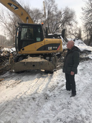 Депутат помог в ликвидации строительного мусора возле расселенного дома по 5-му Динамовскому проезду